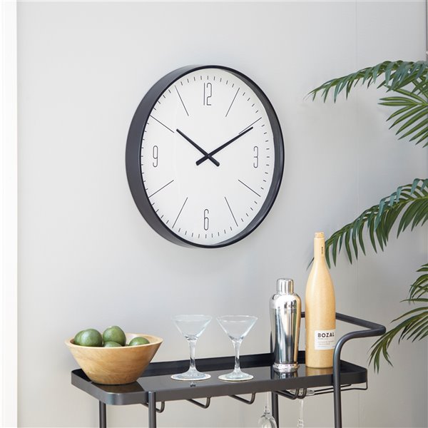 Grayson Lane Black/White Analogue Round Wall Standard Clock 366646 | RONA