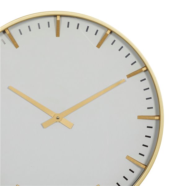 CosmoLiving by Cosmopolitan Cream White Analogue Round Wall Standard Clock