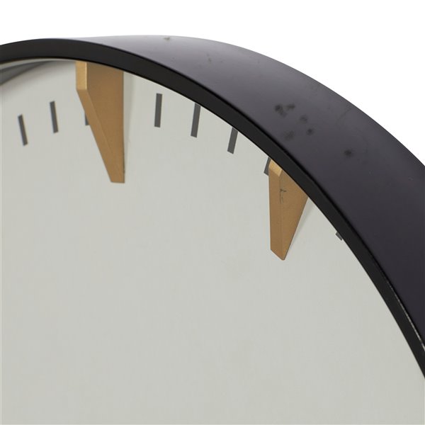 CosmoLiving by Cosmopolitan White and Black Analogue Round Wall Standard Clock