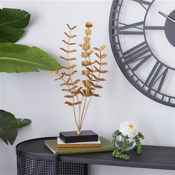 CosmoLiving by Cosmopolitan Gold Metal Foliage Sculpture