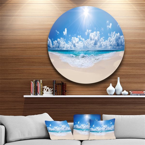 Designart 36-in x 36-in Beautiful Tropical Beach Panorama Disc Seashore ...