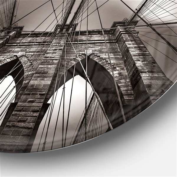 Designart 23-in x 23-in Brooklyn Bridge in NYC USA Disc Extra Large Metal Circle Wall Art