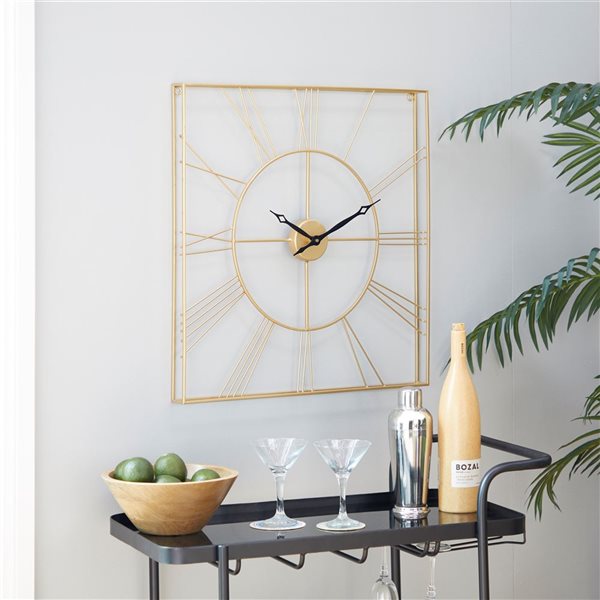 Cosmoliving By Cosmopolitan Analog Square Wall Standard Clock - 24-in x 24-in