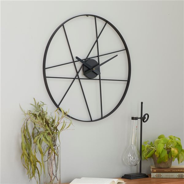 Cosmoliving By Cosmopolitan Analog Round Wall Standard Clock - 24-in x 24-in