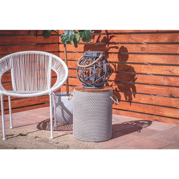 Grayson Lane Round Outdoor End Table - 14-in x 14-in