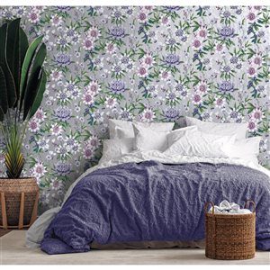 Walls Republic Amazonia 57-sq. ft. Silver Non-Woven Textured Floral Unpasted Paste the Wall Wallpaper