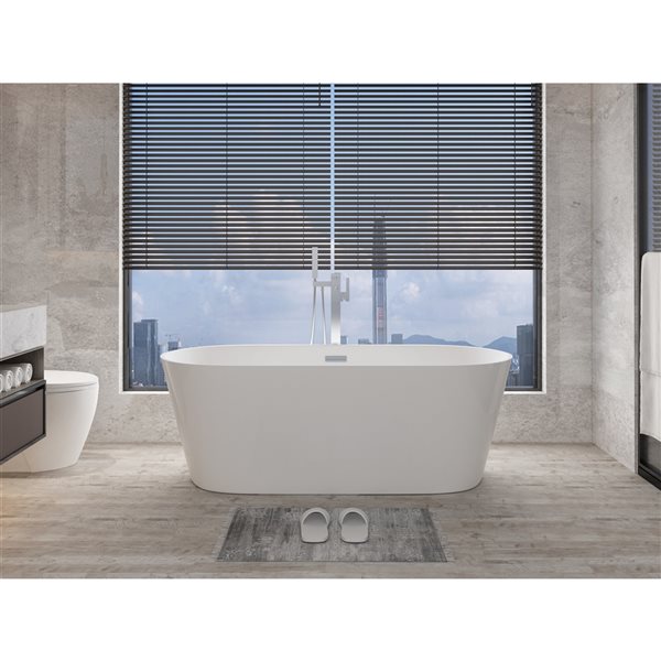 A&E Bath & Shower 31.5-in W x 66.9-in L White High-Gloss Acrylic Oval Centre Drain Freestanding Bathtub