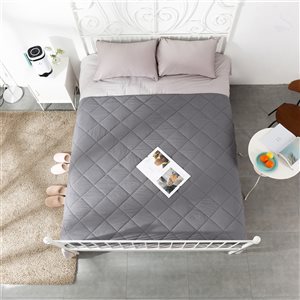 Marina Decoration 60-in x 80-in 15-lb Weighted Blanket with Premium Glass Beads