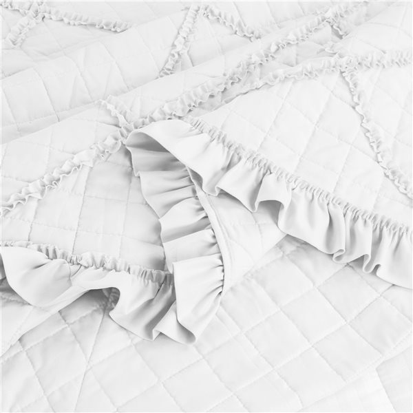 Marina Decoration White Ruffle Full/Queen Quilt Set - 3-Piece