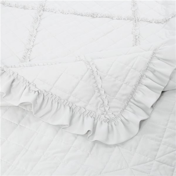 Marina Decoration White Ruffle Full/Queen Quilt Set - 3-Piece