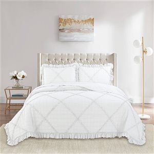 Marina Decoration White Ruffle Full/Queen Quilt Set - 3-Piece