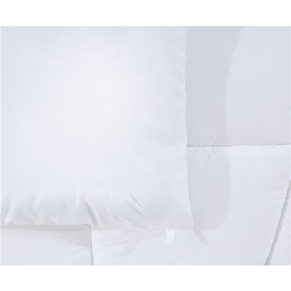 Marina Decoration White Queen Comforter