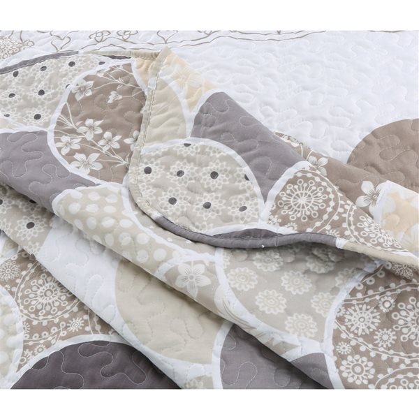 Marina Decoration Grey, Silver, Taupe and Cream Geometric Full/Queen Quilt Set - 3-Piece