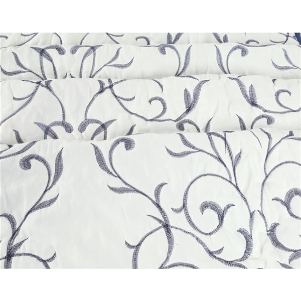 Marina Decoration Navy Blue and White Floral Full/Queen Quilt Set - 3-Piece