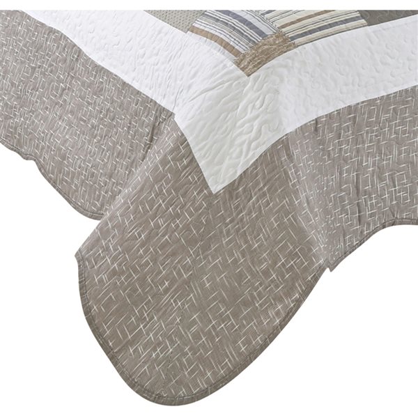 Marina Decoration Taupe and White Plaid Full/Queen Quilt Set - 3-Piece