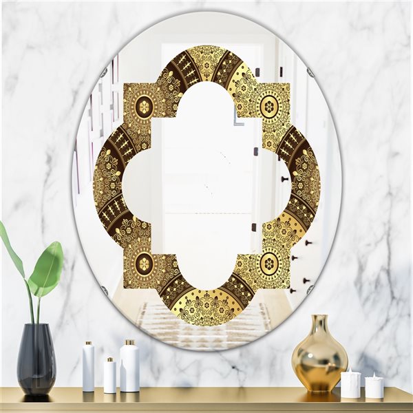 Designart 31.5-in x 23.7-in Golden Circular Pattern I Modern Oval Wall Mirror in Multi-Colour