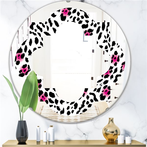Designart 24-in L x 24-in W Glam Leopard Pattern Round Polished Wall Mirror