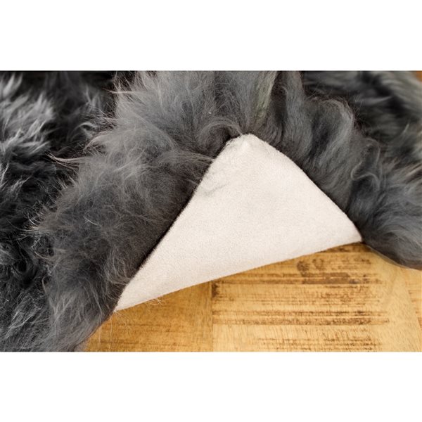 Natural 3-ft x 5-ft Grey Indoor Sheepskin Rug