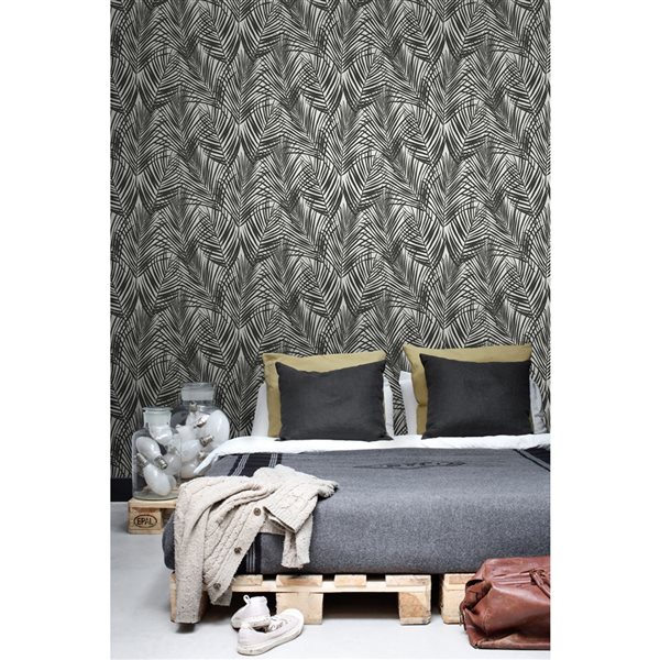 ESTA Home Non-woven Unpasted Fifi Black Palm Frond Wallpaper