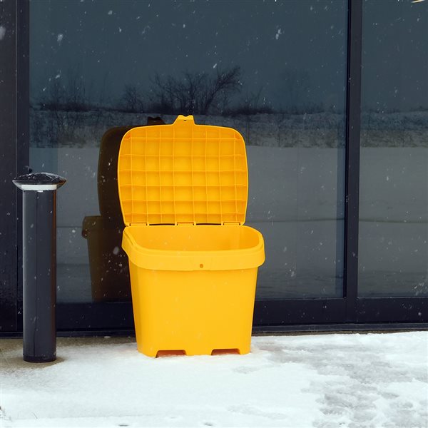 FCMP Outdoor 120-L Yellow Salt Bin with Hinged Lid