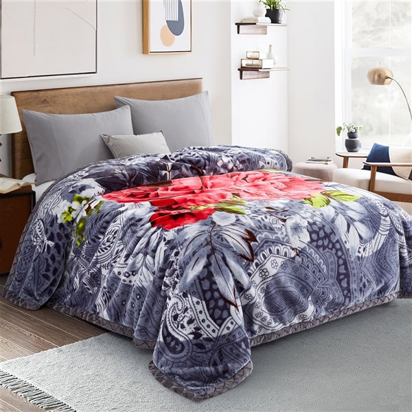 Marina Decoration Grey, Red and Green 86-in x 94-in Reversible Polyester Blanket