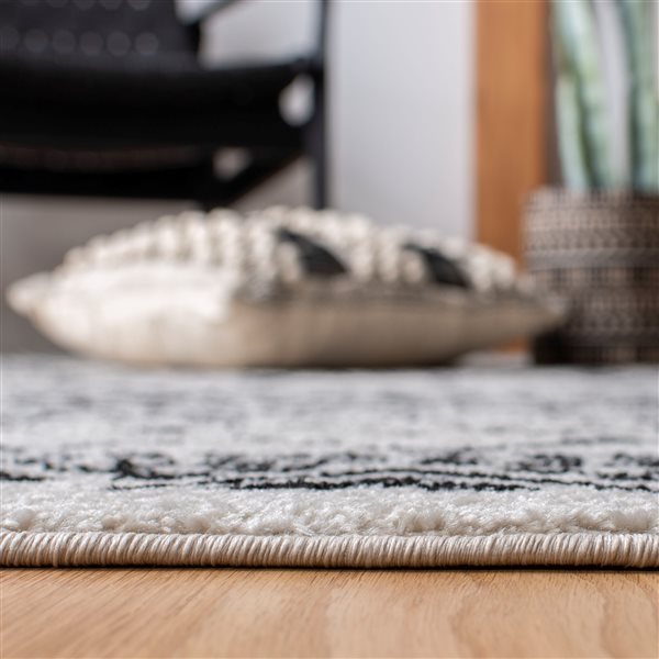 Safavieh Tulum Grady 3-ft x 5-ft Ivory/Black Rectangular Indoor Distressed/Overdyed Bohemian/Eclectic Throw Rug