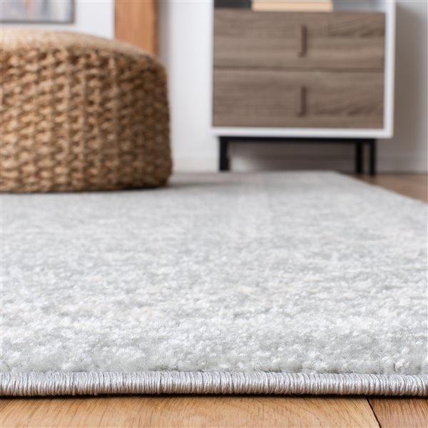 Tapis d'intérieur carré et délavé Tulum Grady par Safavieh de 7 pi x 7 pi de style bohème, gris clair et ivoire