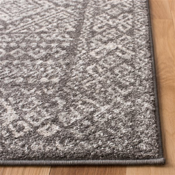 Tapis de passage rectangulaire et abstrait Tulum Virden par Safavieh de 2 pi x 9 pi de style bohème, gris foncé et ivoire