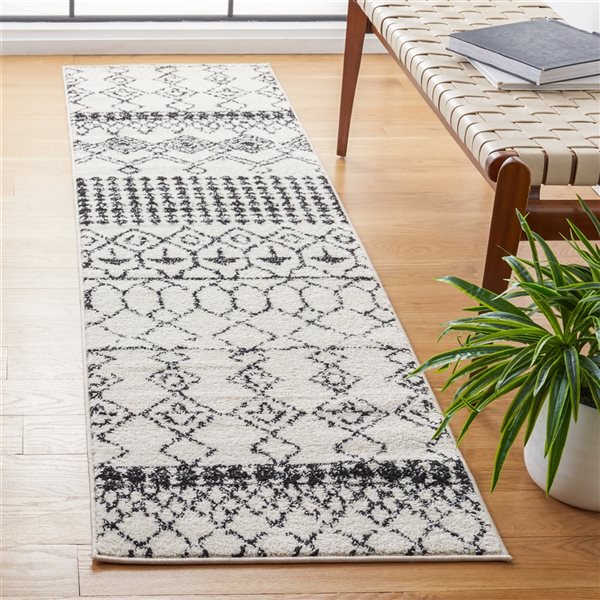 Safavieh Tulum Artesia 2-ft x 5-ft Ivory/Black Rectangular Indoor Abstract Bohemian/Eclectic Runner