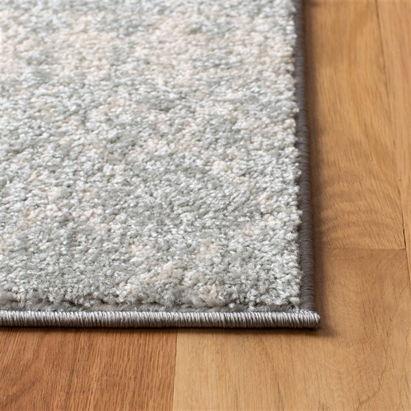 Tapis de passage rectangulaire et abstrait Tulum Artesia par Safavieh de 2 pi x 5 pi de style bohème, gris clair et ivoire