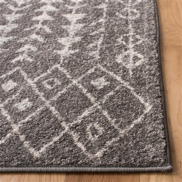 Tapis d'intérieur carré et délavé Tulum Elida par Safavieh de 5 pi x 5 pi de style bohème, gris foncé et ivoire