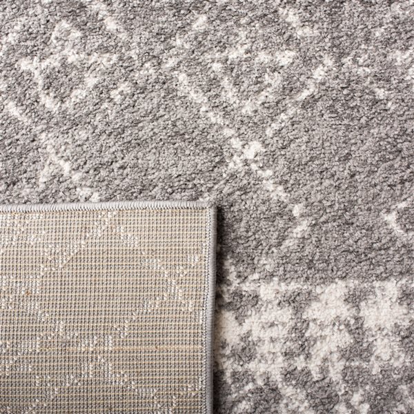 Tapis de passage rectangulaire et abstrait Tulum Artesia par Safavieh de 2 pi x 13 pi de style bohème, gris et ivoire