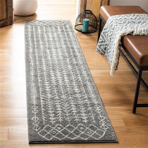 Safavieh Tulum Elida 2-ft x 11-ft Dark Grey/Ivory Rectangular Indoor Distressed/Overdyed Bohemian/Eclectic Runner
