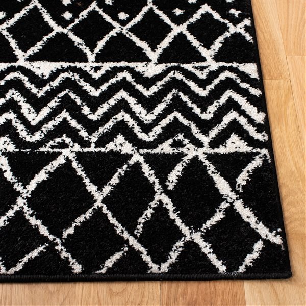 Tapis d'intérieur rectangulaire et délavé Tulum Colfax par Safavieh de 4 pi x 6 pi de style bohème, noir et ivoire