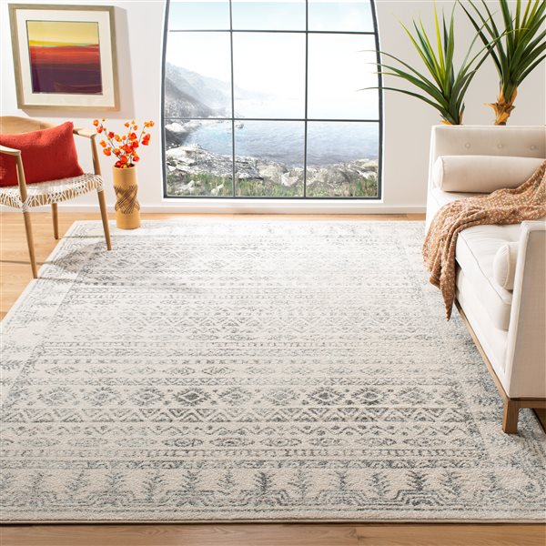 Tapis d'intérieur carré et délavé Tulum Otero par Safavieh de 7 pi x 7 pi de style bohème, ivoire et gris