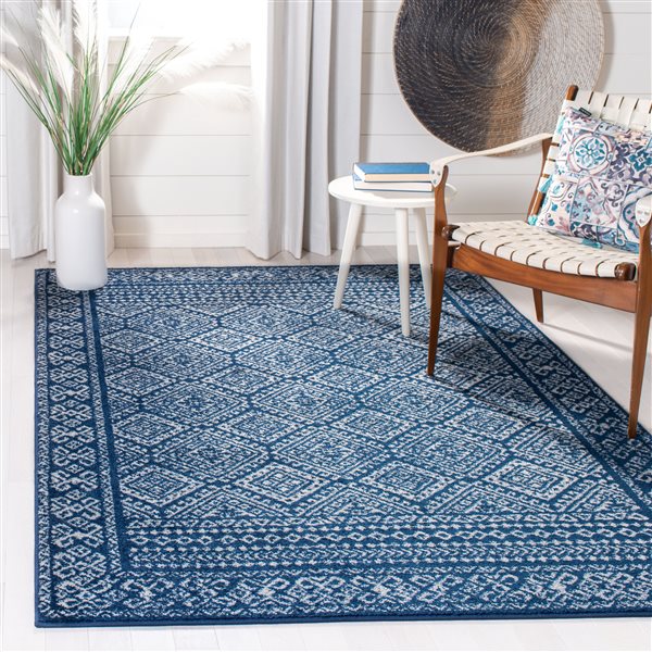 Carpette d'intérieur rectangulaire et délavée Tulum Virden par Safavieh de 3 pi x 5 pi de style bohème, bleu marine et iv…