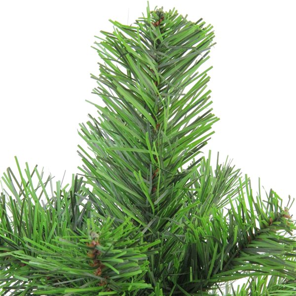 Northlight 1.5-ft Medium Pine Unlit Artificial Christmas Tree with Faux Wood Base