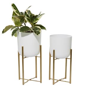 Cosmoliving by Cosmopolitan 10.1-in x 21.8-in White Metal Planters - Set of 2