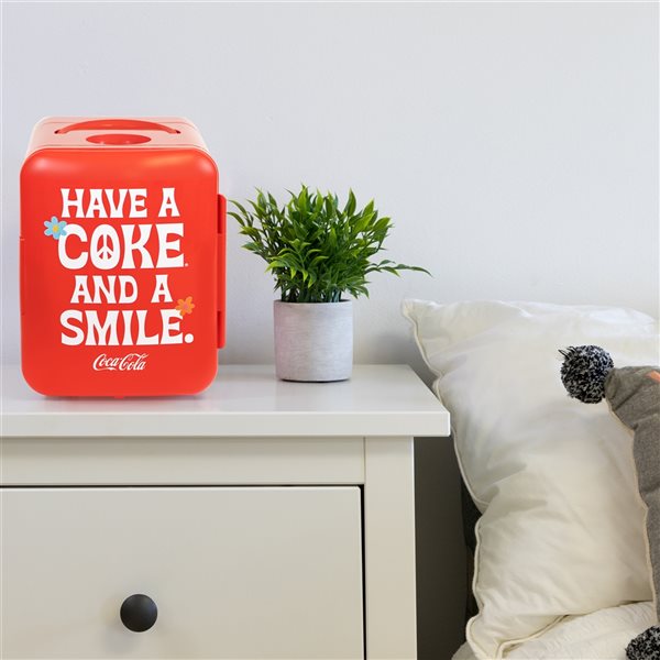 Coca-Cola Smile 1971 0.14-cu ft Freestanding Mini Fridge - Red