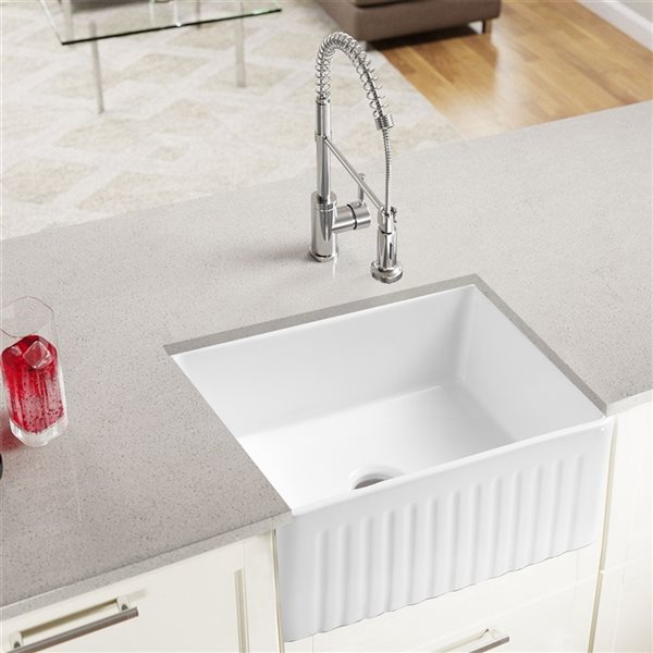CASAINC Farmhouse Apron Front 24-in x 18-in White Single Bowl Kitchen Sink