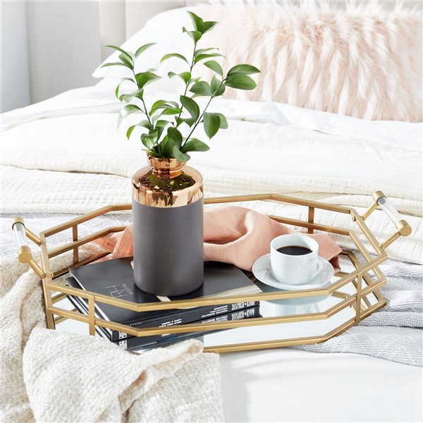 Cosmoliving by Cosmopolitan 27.4-in x 16.25-in Gold Octagonal Serving Tray