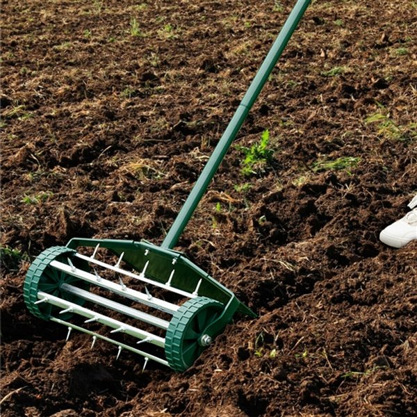 Rolling garden store lawn aerator