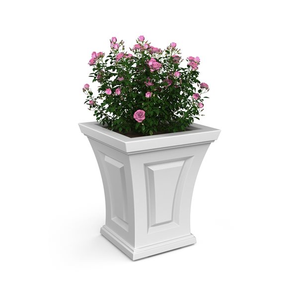 Mayne Cambridge 15.4-in x 18-in White Plastic Self Watering Planter