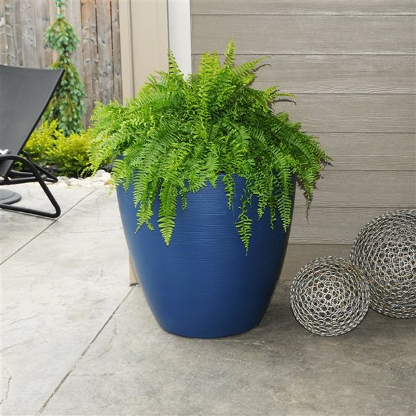 Mayne Modesto 30-in x 34-in Blue Plastic Planter