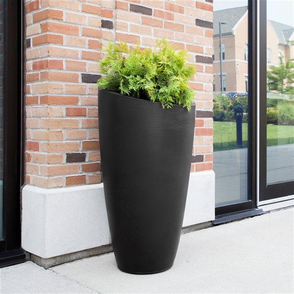 Mayne Modesto 22-in x 42-in Black Plastic Planter
