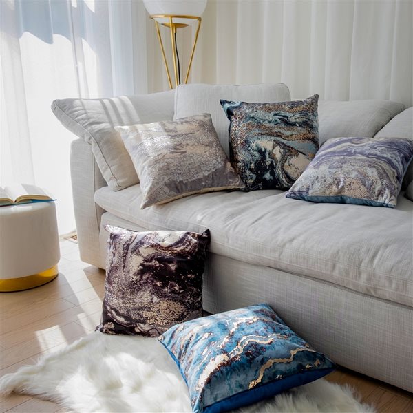 Gouchee Home Galaxy 18-in x 18-in Square Black Decorative Pillow