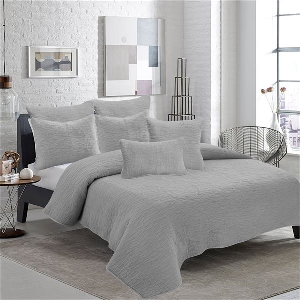 Gouchee Home Carson 18-in x 18-in Square Grey Decorative Pillow