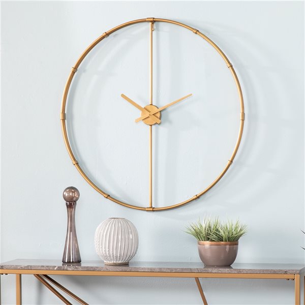 Southern Enterprises Oldvi Analog Round Wall Standard Clock