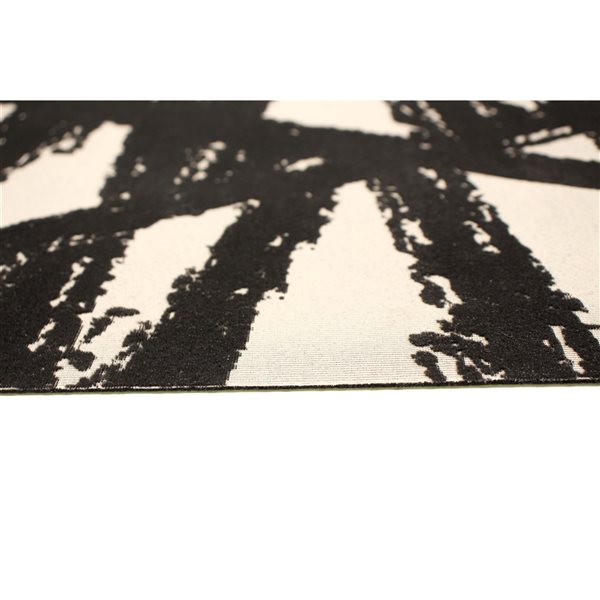 A&E Bath & Shower Leland 2-ft x 4-ft Black/Ivory Rectangular Indoor Geometric Rug