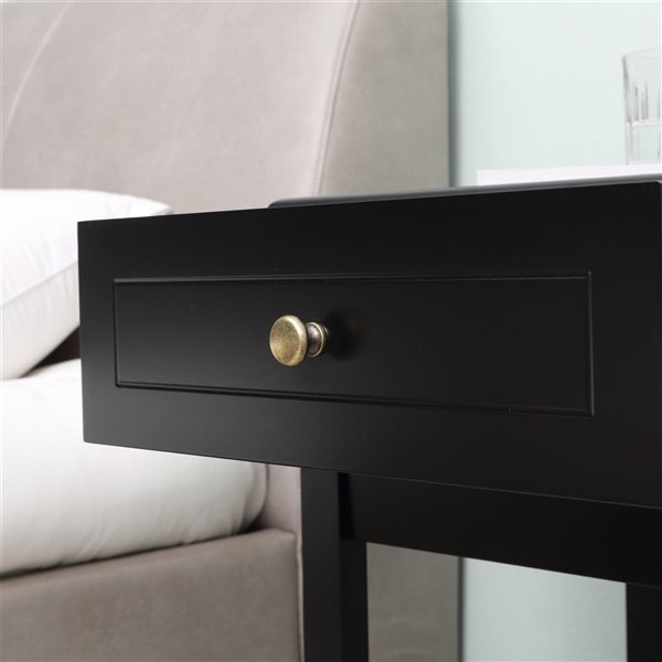 Table de chevet noire de 23 1/2 po x 15 3/4 po HomCom en panneaux MDF avec tiroir et étagère